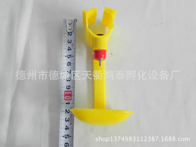高效便捷的家禽飲水解決方案 雞聯體鋼球飲水器與全卡吊杯飲水器詳解